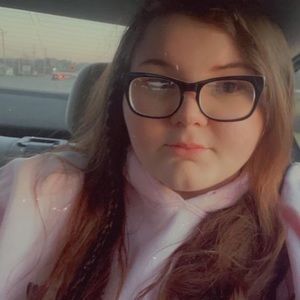 Meet your Posher, Caitlin